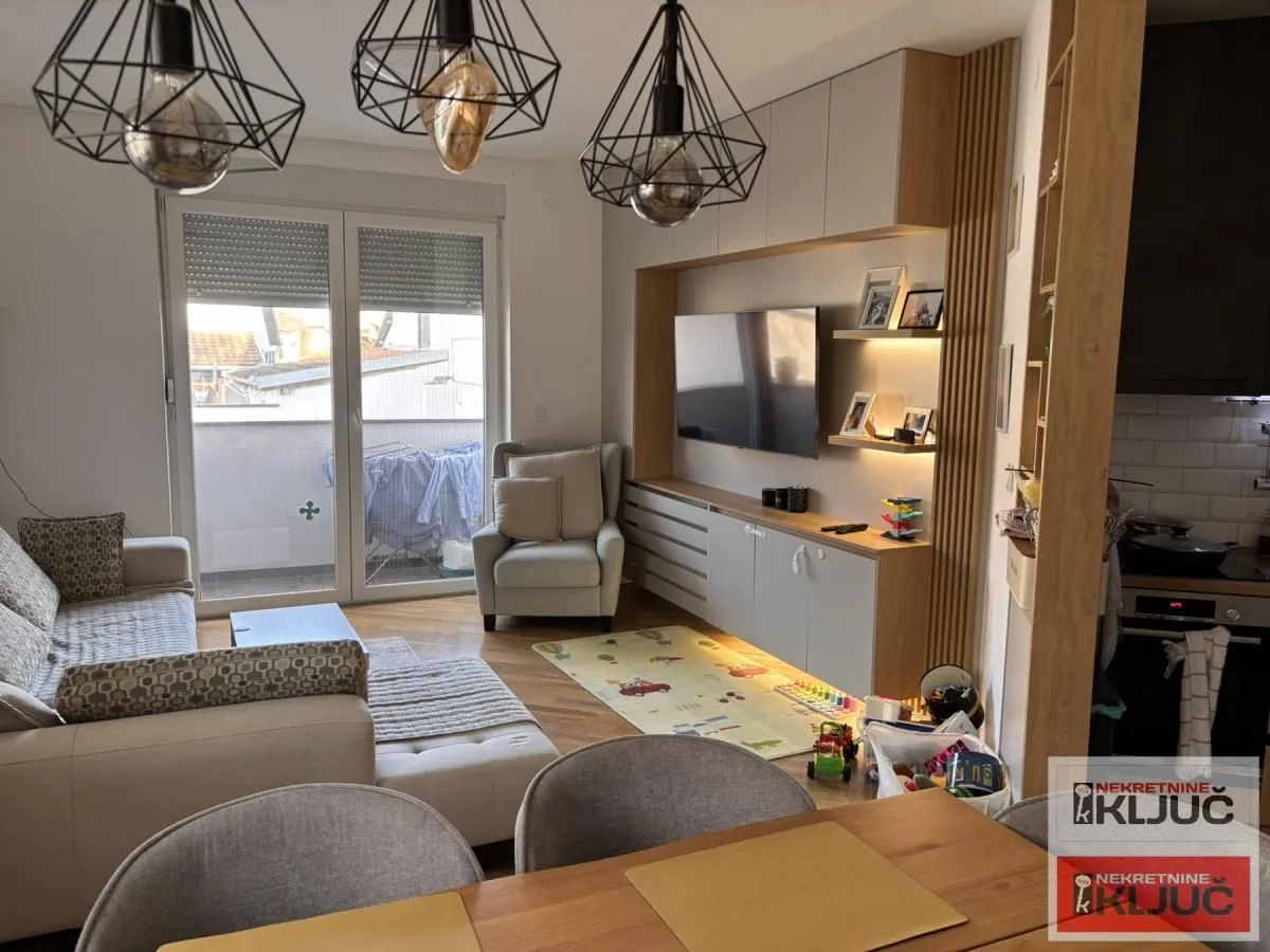 Prodaja, četvorosoban stan, 82m², Telep, Novi Sad Sve Podlokacije