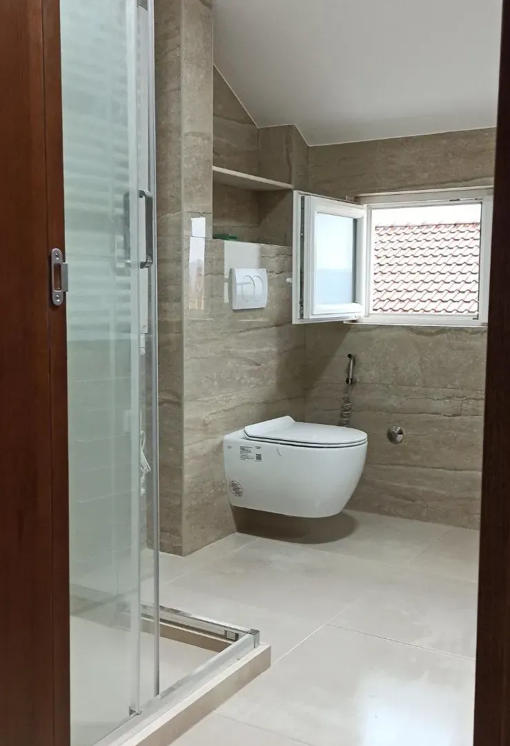 Izdavanje, jednosoban stan, 75m², Dumidran, Tivat