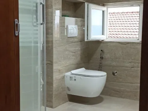 Rent, one bedroom apartment, 75m², Dumidran, Tivat - image 7