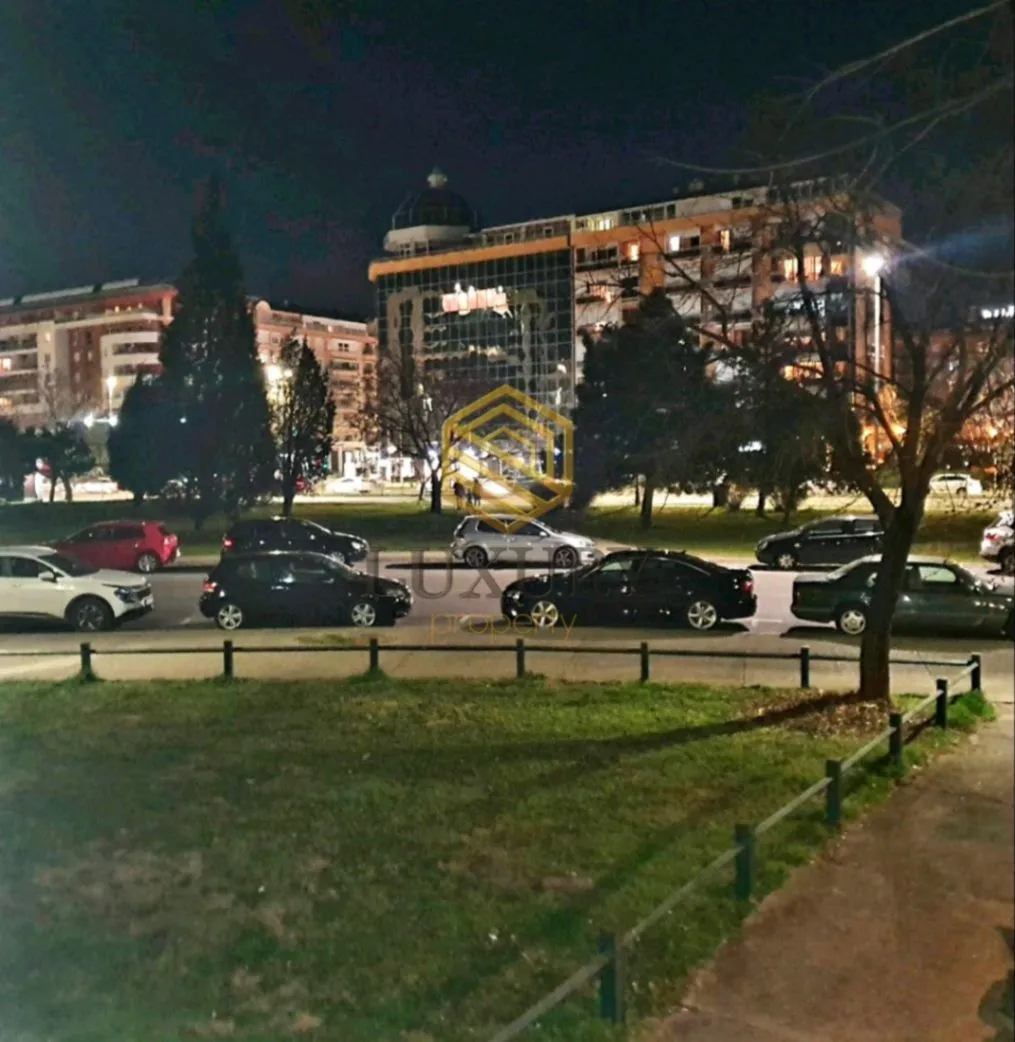 Rent, office space, 80m², Blok 5, Podgorica
