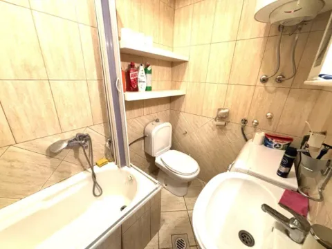 Prodaja, trosoban stan, 80m², Stari Aerodrom, Podgorica - image 10