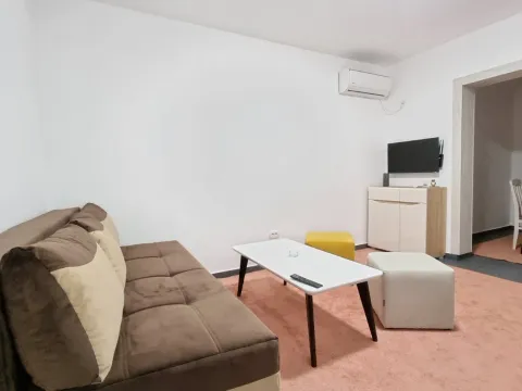 Rent, one bedroom apartment, 45m², Lastva Grbaljska, Kotor - image 10