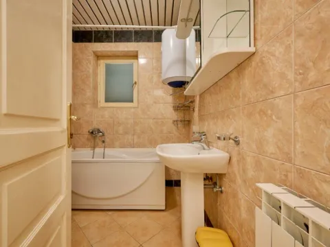 Prodaja, četvorosoban stan, 95m², Sveti Stefan, Budva - image 12