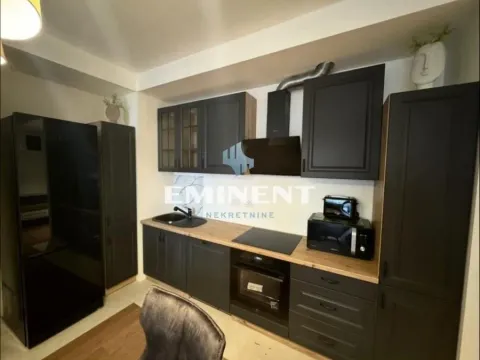 Izdavanje, trosoban stan, 86m², Savski Venac, Beograd - image 4