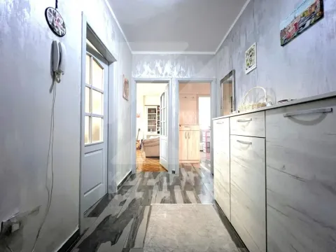 Rent, three bedroom apartment, 100m², Pejton, Podgorica - image 14