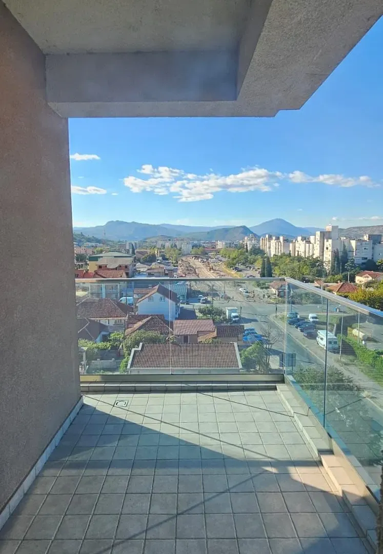Izdavanje, dvosoban stan, 70m², Zagorič, Podgorica