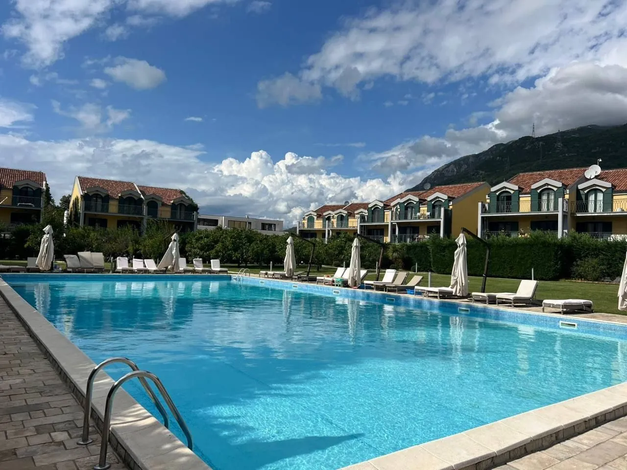 Prodaja, kuća, 166m², Lastva Grbaljska, Kotor
