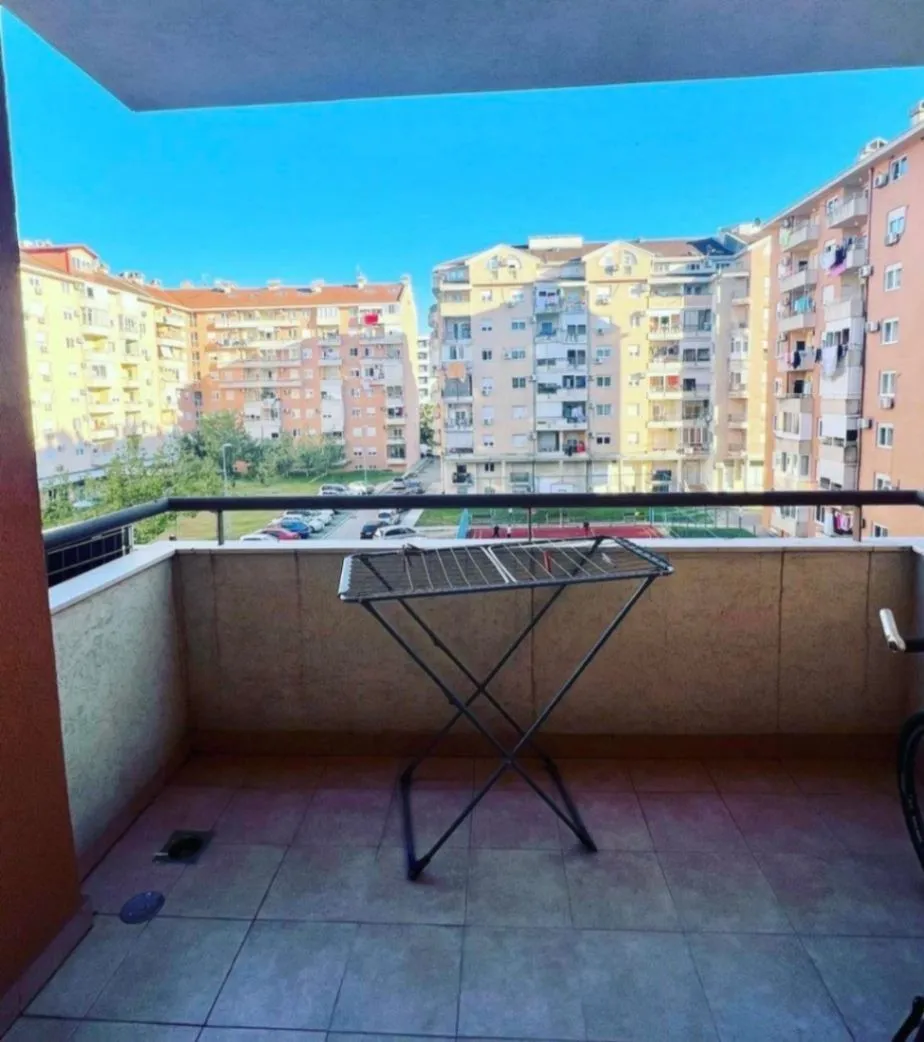 Izdavanje, dvosoban stan, 65m², Stari Aerodrom, Podgorica