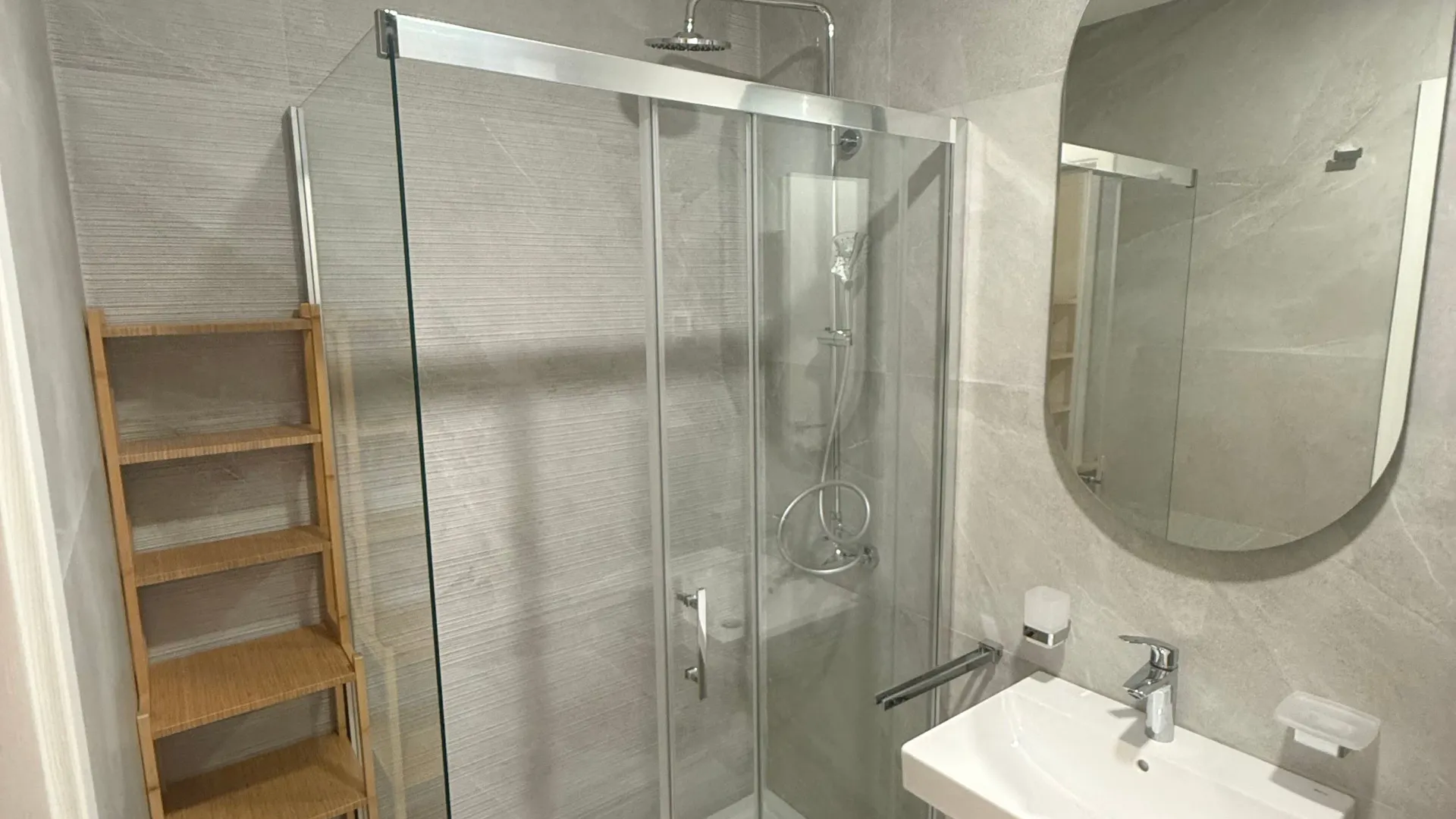 Rent, one bedroom apartment, 43m², Central Point, Podgorica