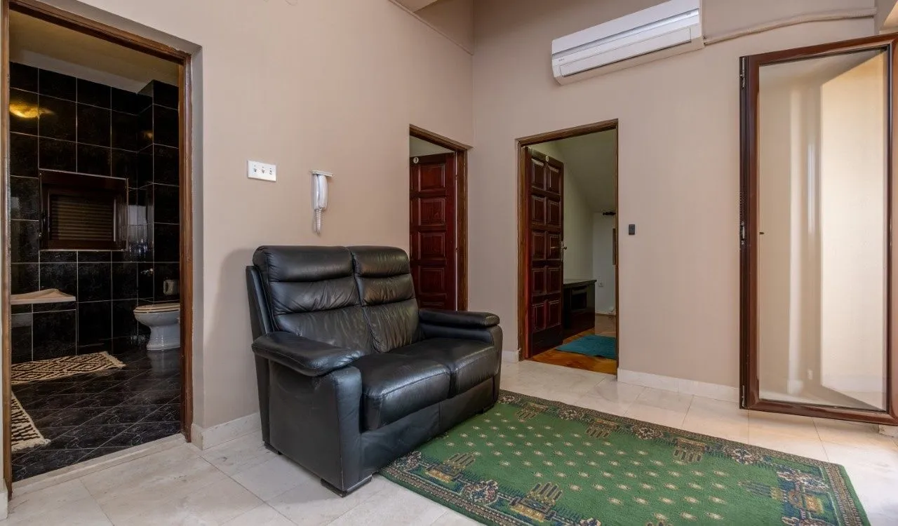 Rent, house, 280m², Gorica C, Podgorica