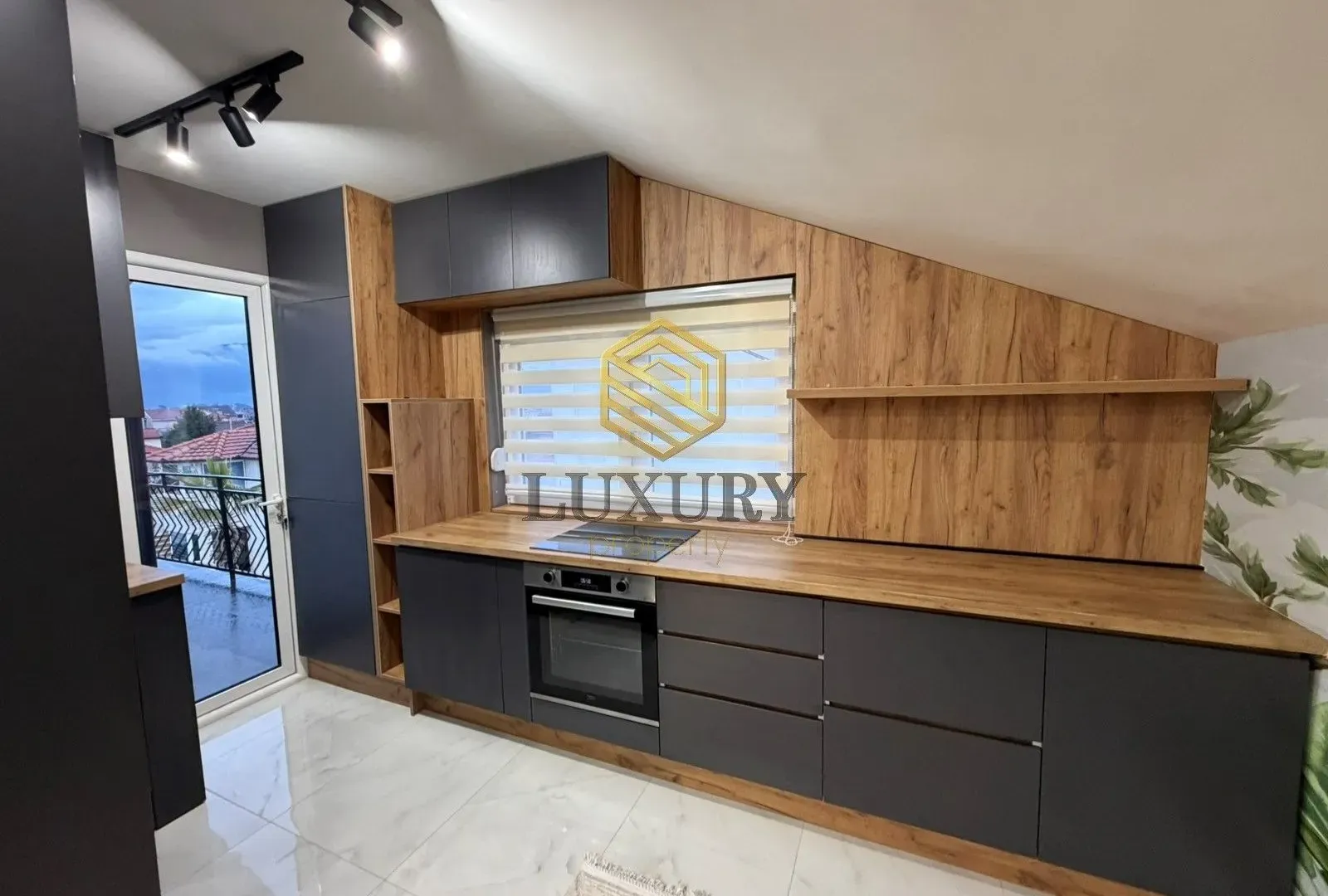 Rent, house, 360m², Zagorič, Podgorica