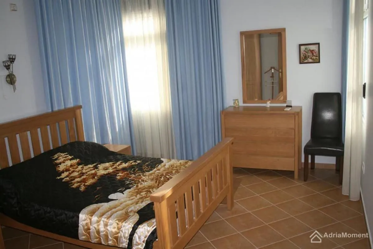 Sale, house, 330m², Utjeha, Bar