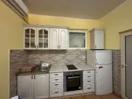 Izdavanje, kuća, 40m², Stari Aerodrom, Podgorica - image 12