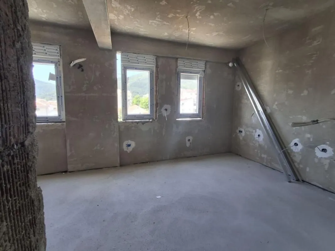 Prodaja, jednosoban stan, 38m², Lazi, Budva