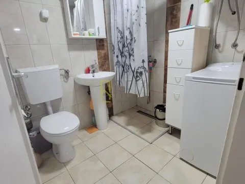 Prodaja, jednosoban stan, 39m², Centar, Podgorica - image 8