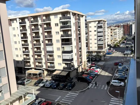 Sale, three bedroom apartment, 72m², City Kvart, Podgorica - image 2