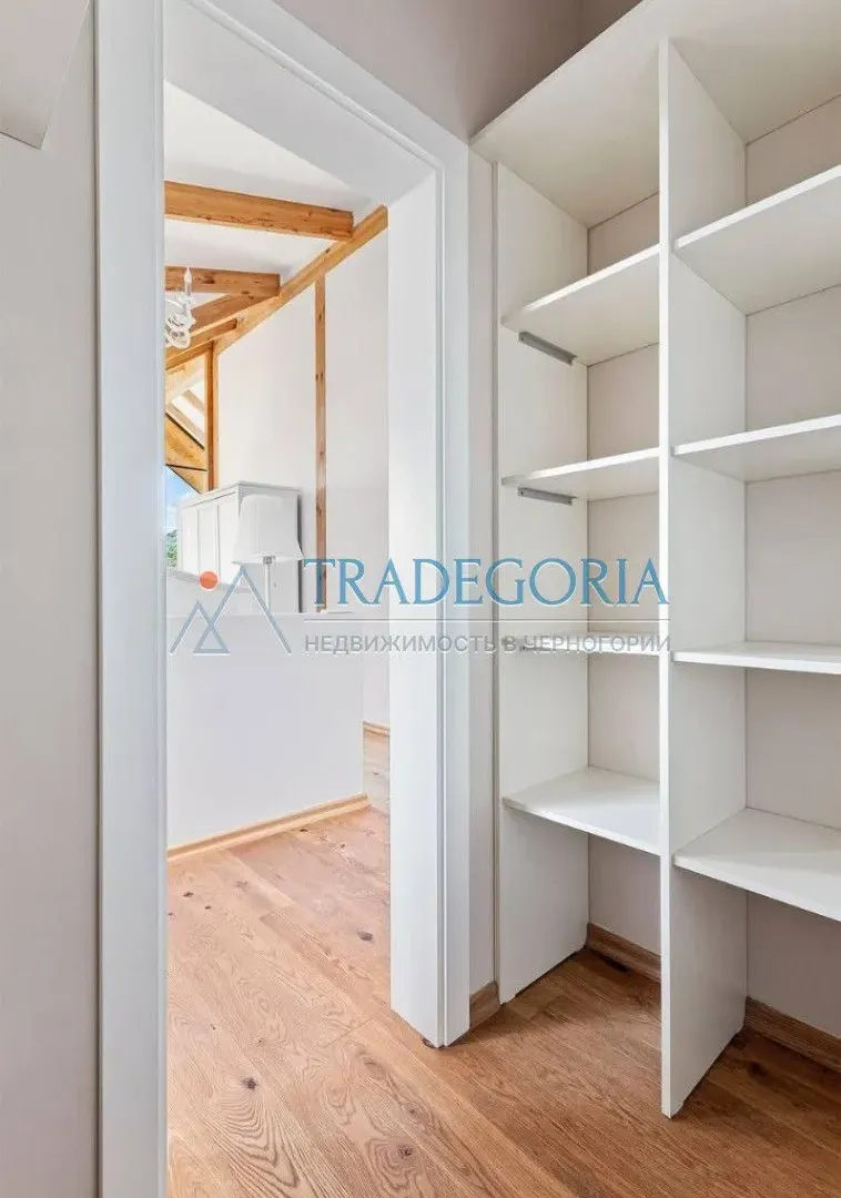 Prodaja, kuća, 220m², Tivat, Crna Gora