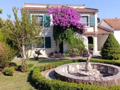 Rent, house, 200m², Centar, Bar - image 2