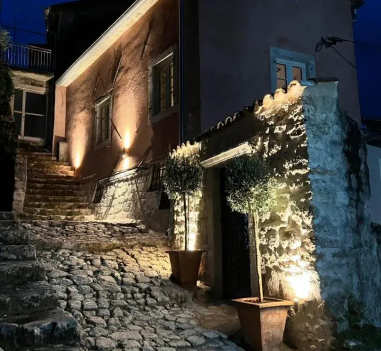 Sale, house, 111m², Stari Grad Kotor, Kotor