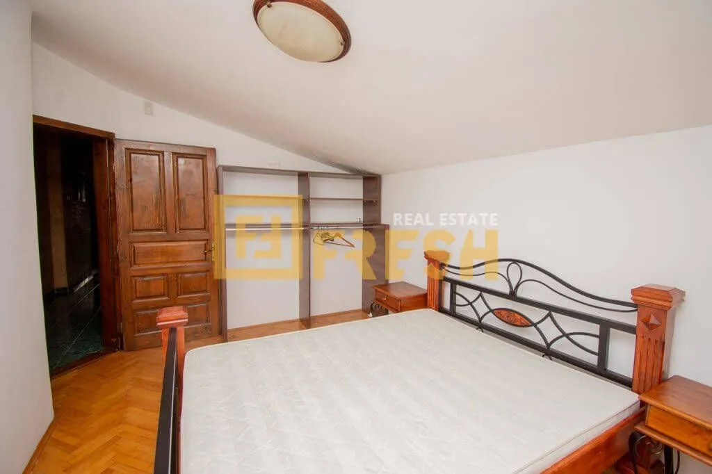 Rent, house, 200m², Konik, Podgorica