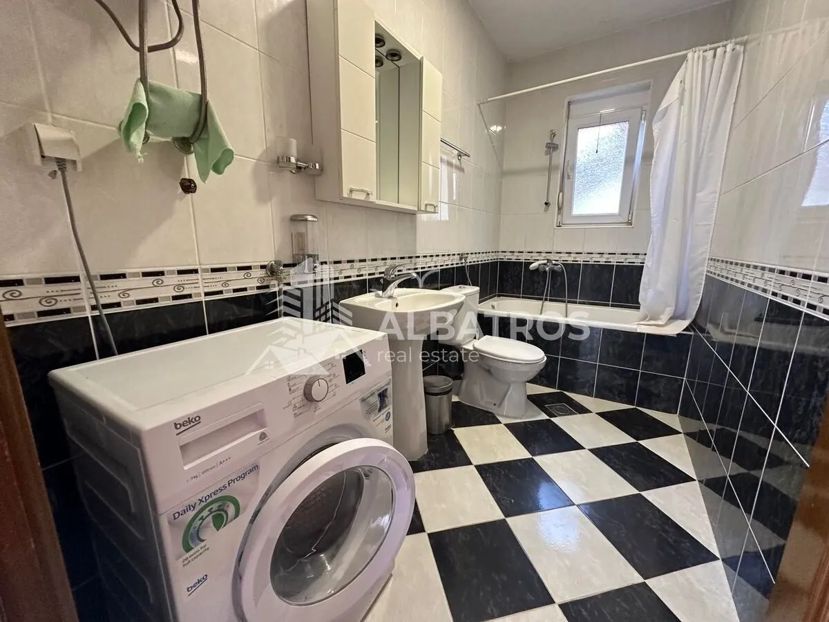 Rent, house, 452m², Bar, Crna Gora