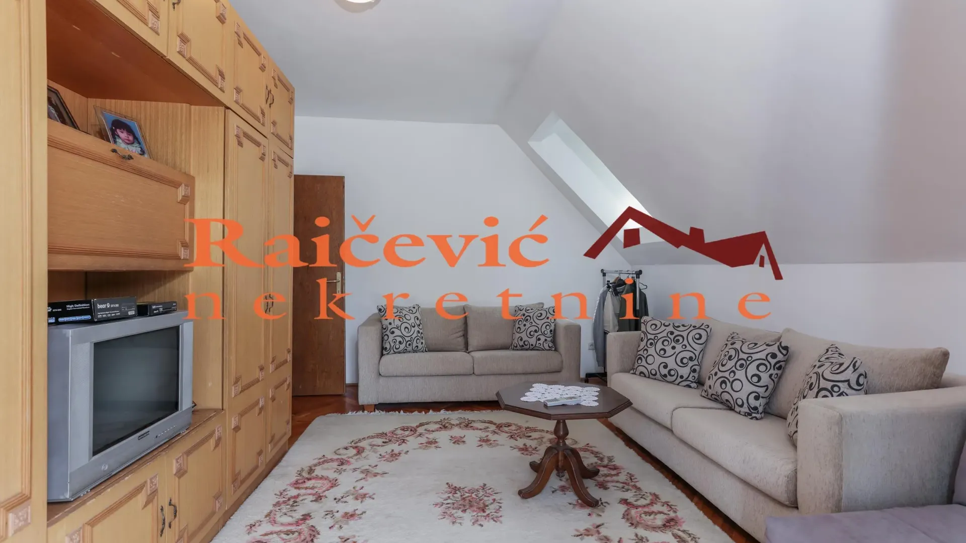 Prodaja, kuća, 370m², Voždovac Sve Podlokacije, Beograd