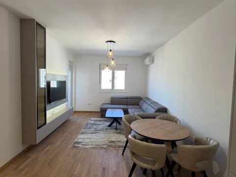 Izdavanje, jednosoban stan, 46m², Stari Aerodrom, Podgorica - image 2