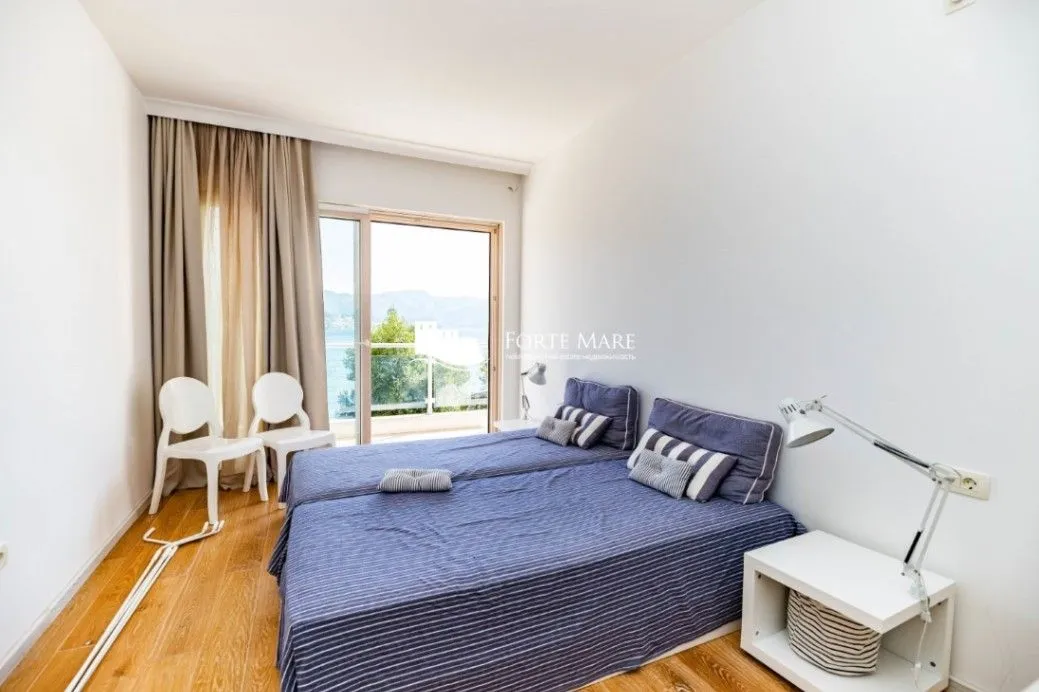 Prodaja, dvosoban stan, 118m², Njivice, Herceg Novi