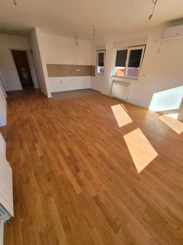 Prodaja, trosoban stan, 60m², Zvezdara Sve Podlokacije, Beograd