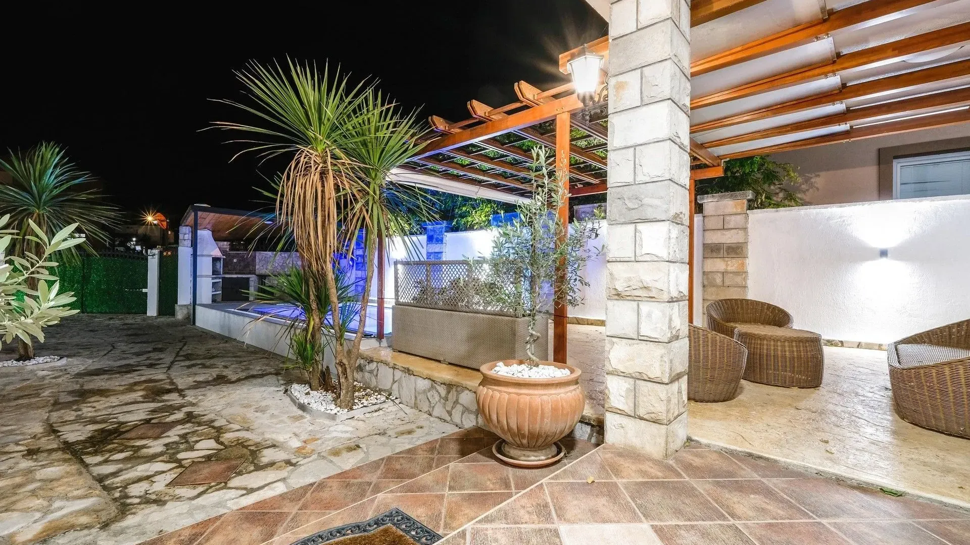 Prodaja, kuća, 198m², Dumidran, Tivat