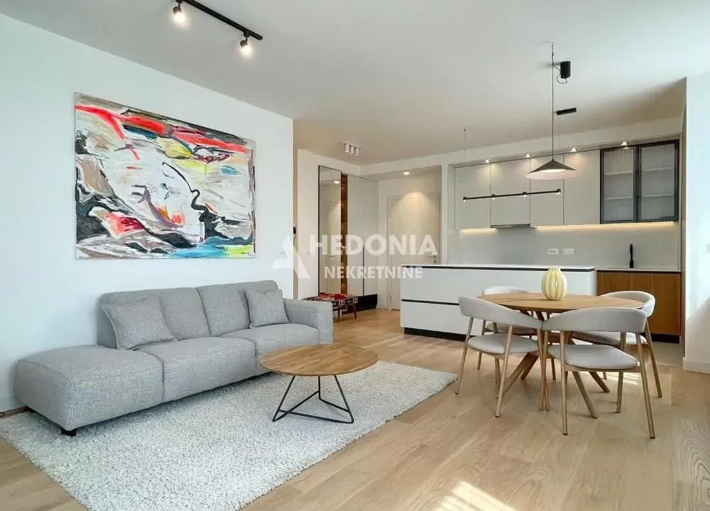 Izdavanje, trosoban stan, 90m², Savski Venac, Beograd