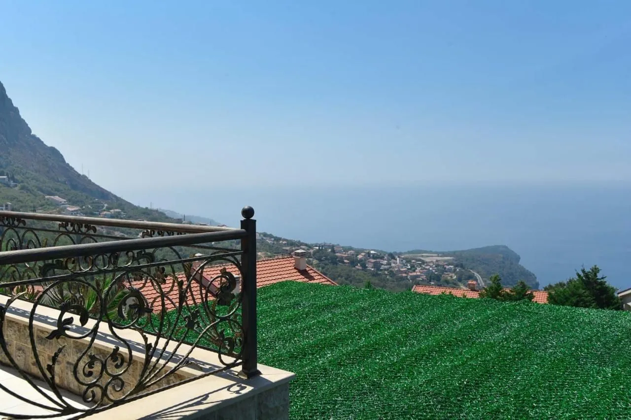 Rent, four bedroom apartment, 180m², Blizikuće, Budva