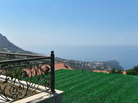 Rent, four bedroom apartment, 180m², Blizikuće, Budva - image 9