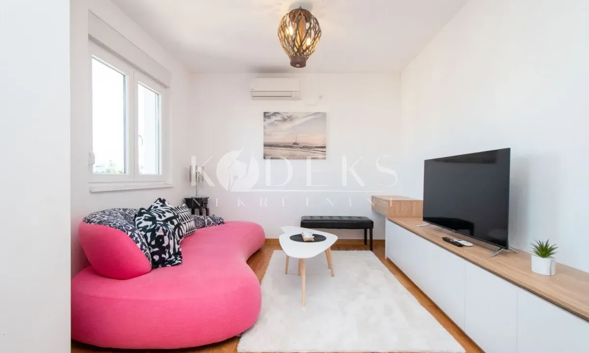 Izdavanje, jednosoban stan, 48m², City Kej, Podgorica