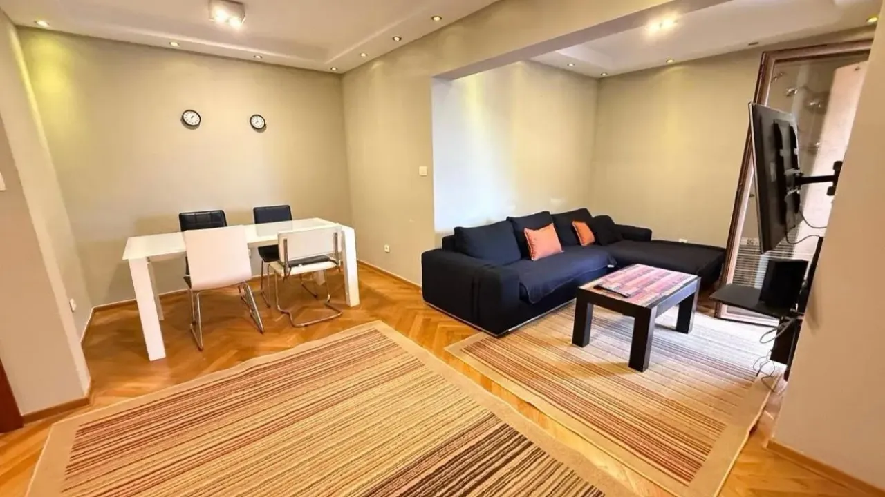 Izdavanje, trosoban stan, 70m², Podkošljun, Budva