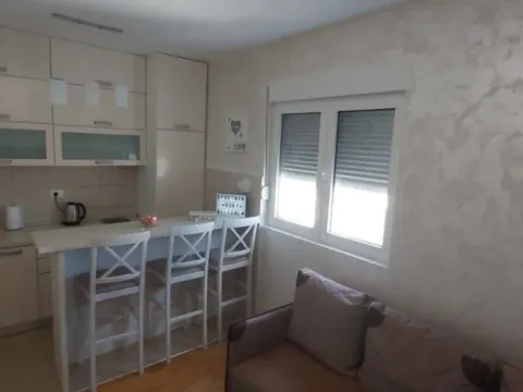 Izdavanje, jednosoban stan, 40m², Budva, Crna Gora - image 8