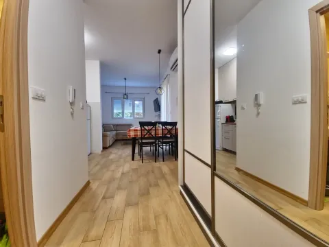 Rent, one bedroom apartment, 40m², Budva, Crna Gora - image 10