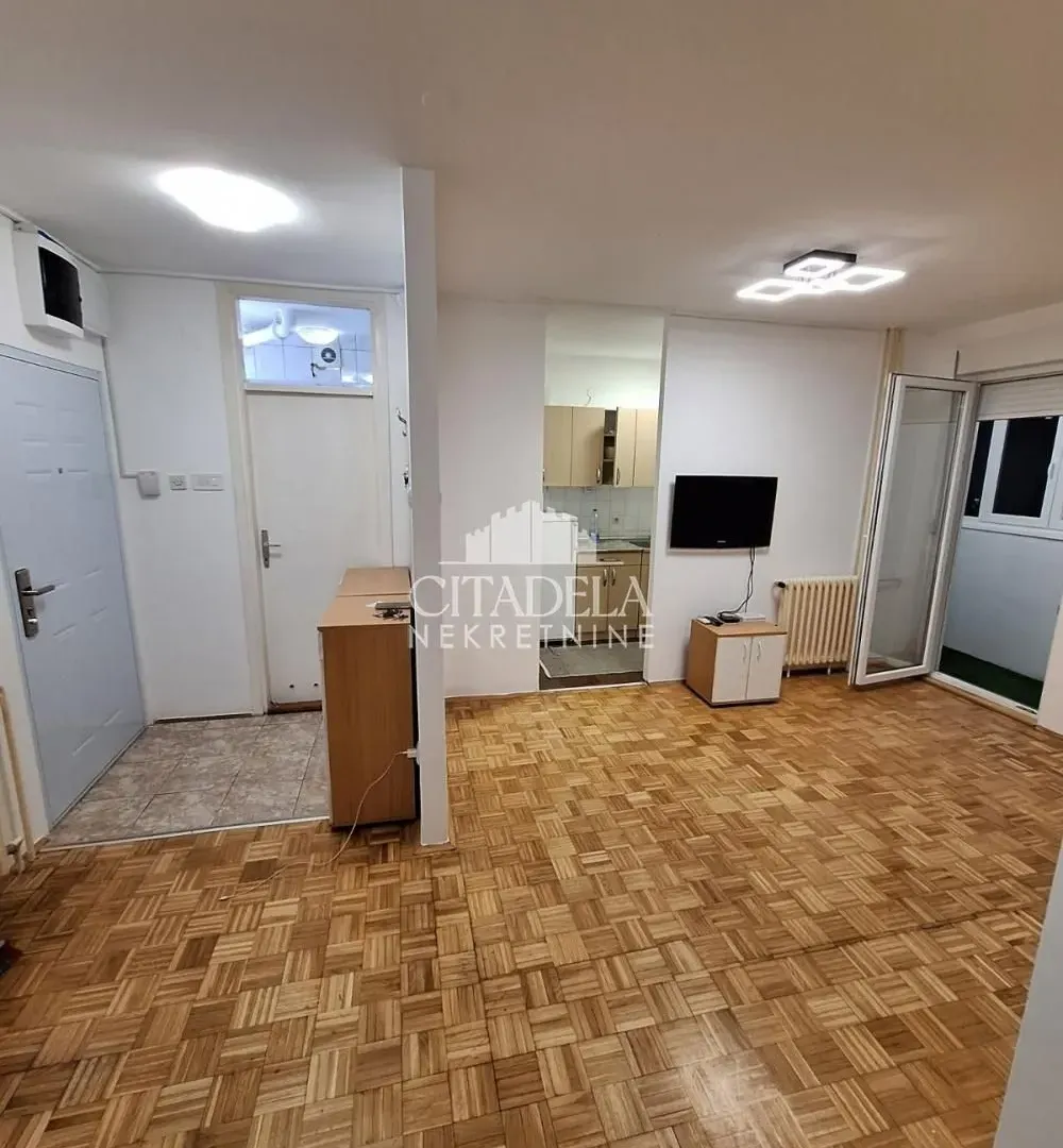 Izdavanje, dvosoban stan, 48m², Čukarica, Beograd