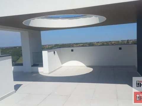 Sale, four bedroom apartment, 200m², Sremska Kamenica, Petrovaradin - image 1