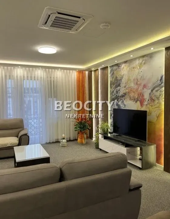 Izdavanje, trosoban stan, 92m², Centar, Novi Sad