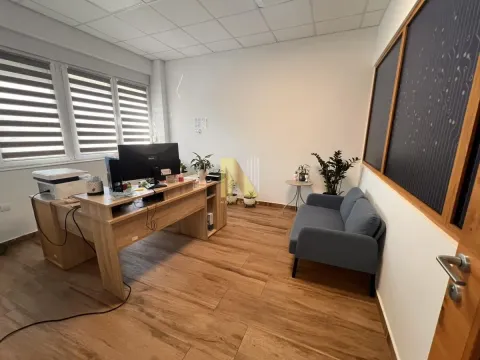 Izdavanje, poslovni prostor, 361m², Novo naselje, Novi Sad - image 3