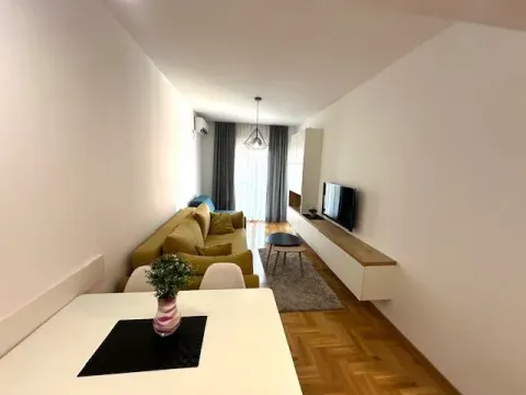 Rent, one bedroom apartment, 40m², Velji Vinogradi, Budva - image 3