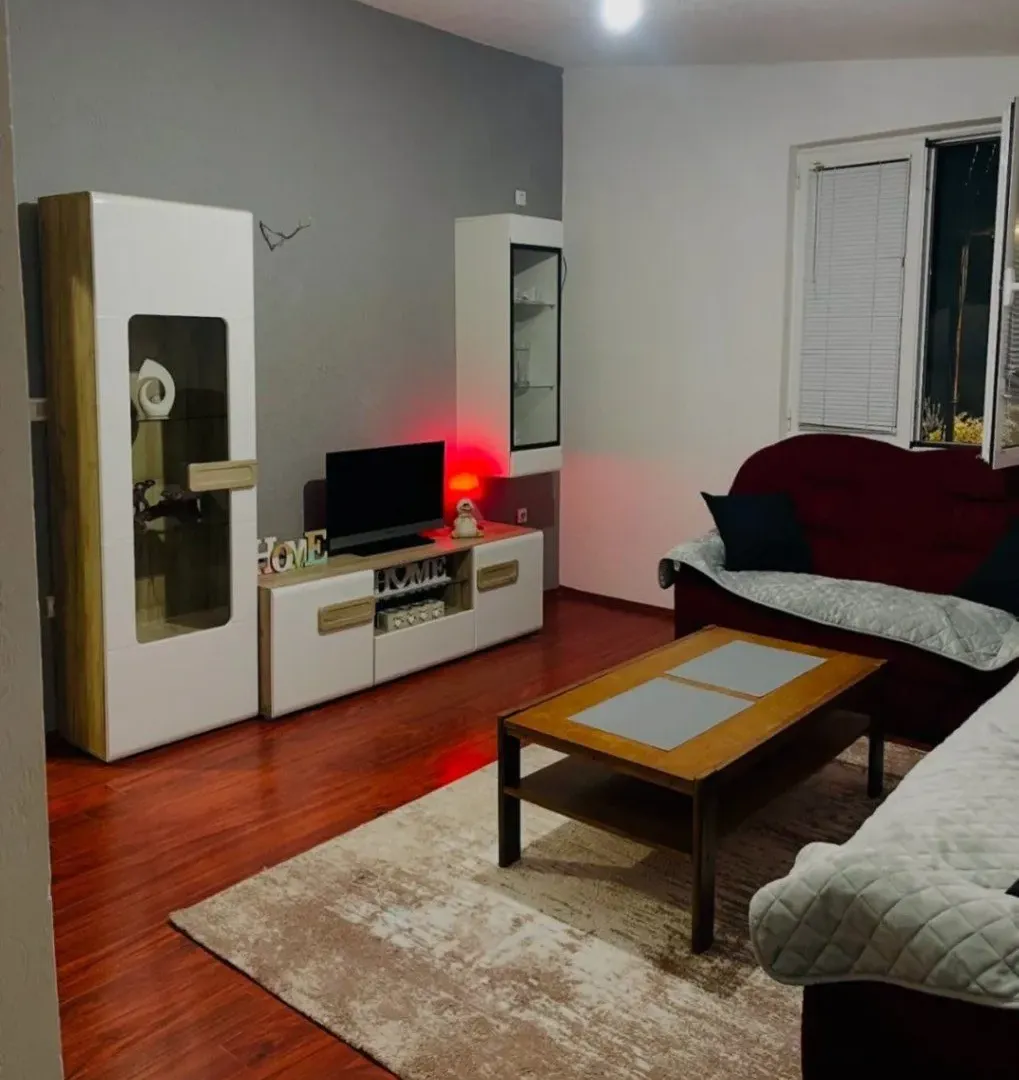 Izdavanje, dvosoban stan, 90m², Stari Bar, Bar