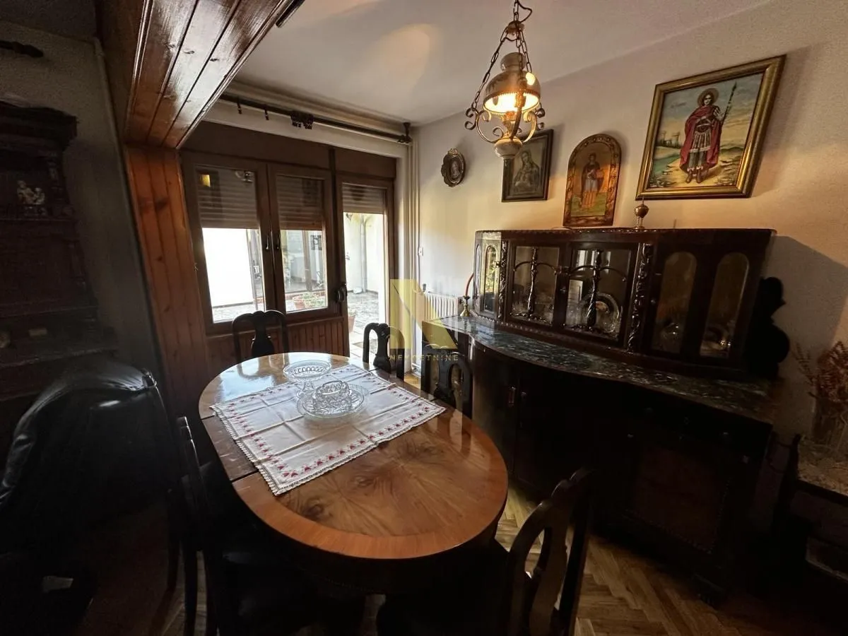 Prodaja, kuća, 300m², Veternik, Novi Sad Sve Podlokacije