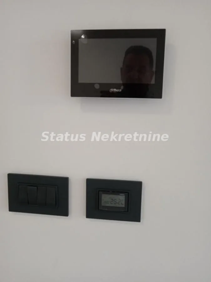 Izdavanje, trosoban stan, 60m², Sajmište, Novi Sad