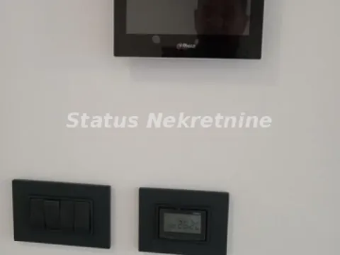 Izdavanje, trosoban stan, 60m², Sajmište, Novi Sad