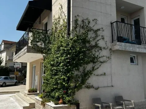 Rent, house, 200m², Mrčevac, Tivat - image 2