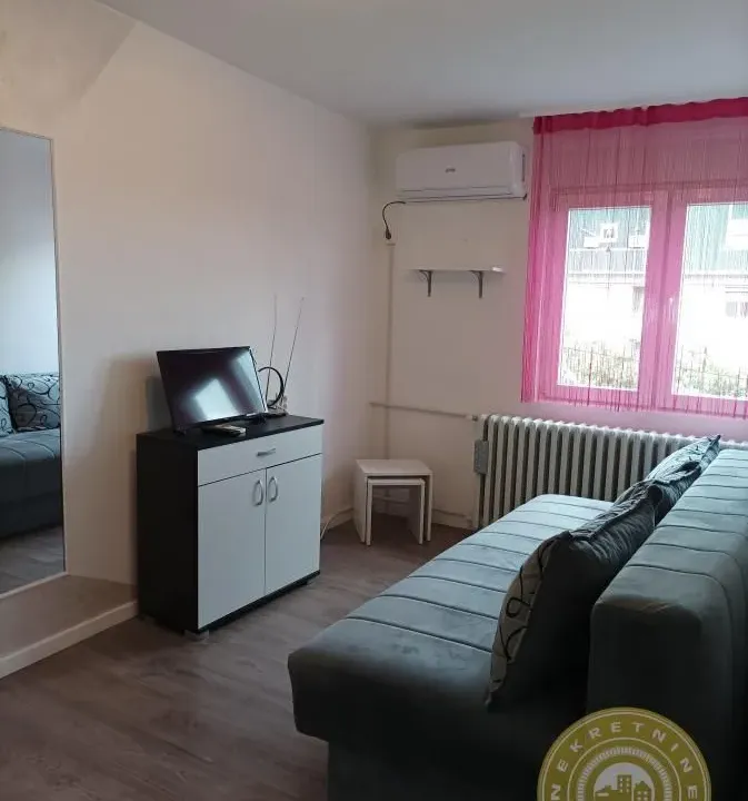 Izdavanje, garsonjera, 20m², Sajmište, Novi Sad