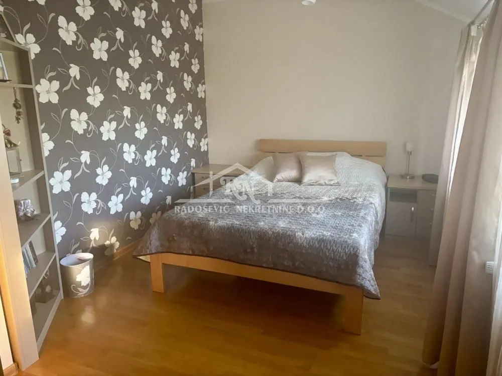 Prodaja, stan, 199m², Petlovo Brdo, Beograd