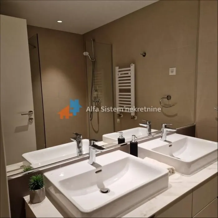 Rent, four bedroom apartment, 109m², Savski Venac, Beograd